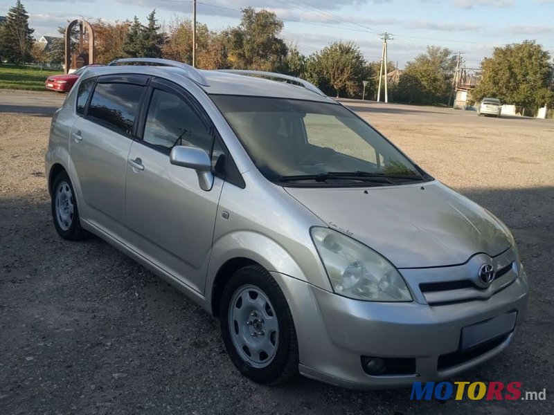 2005' Toyota Verso photo #3