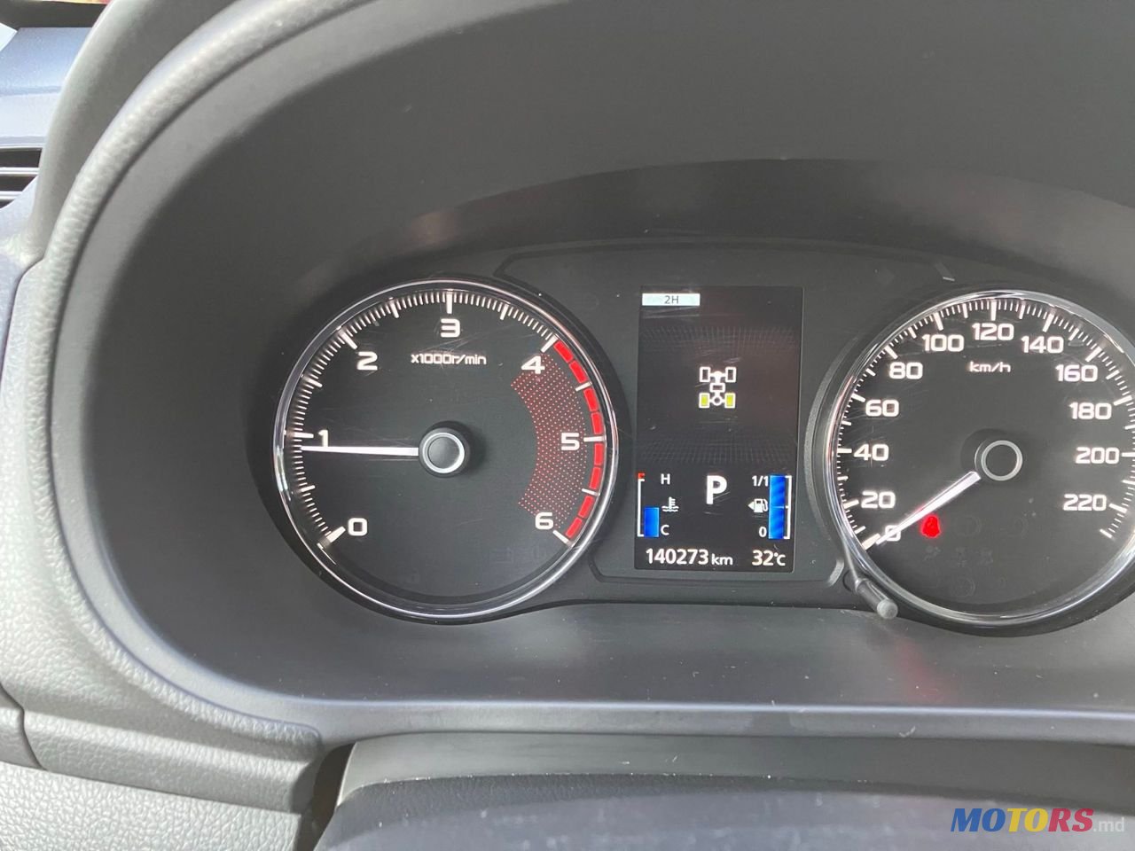 2016' Mitsubishi Pajero Sport photo #5