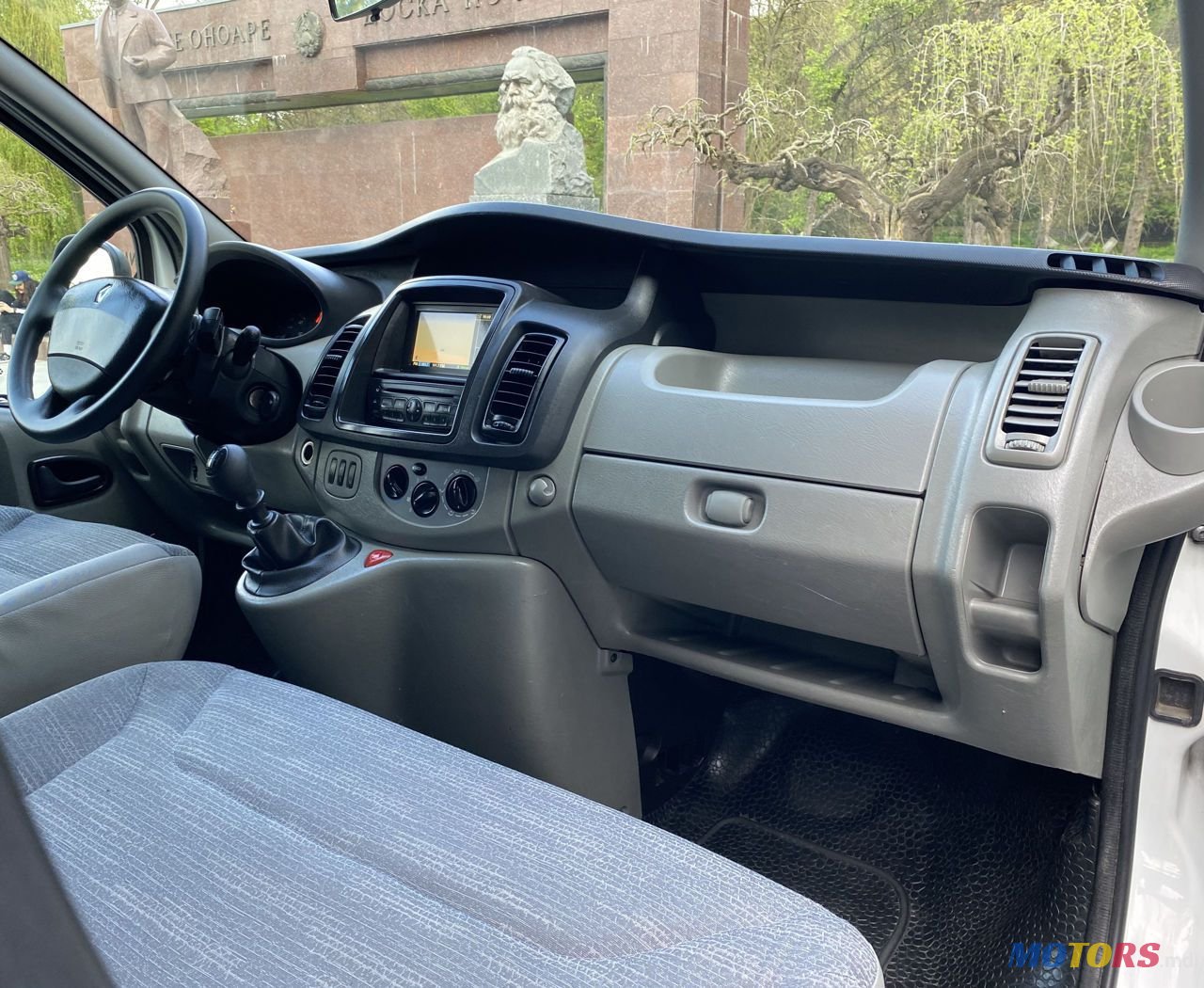 2012' Renault Trafic photo #3