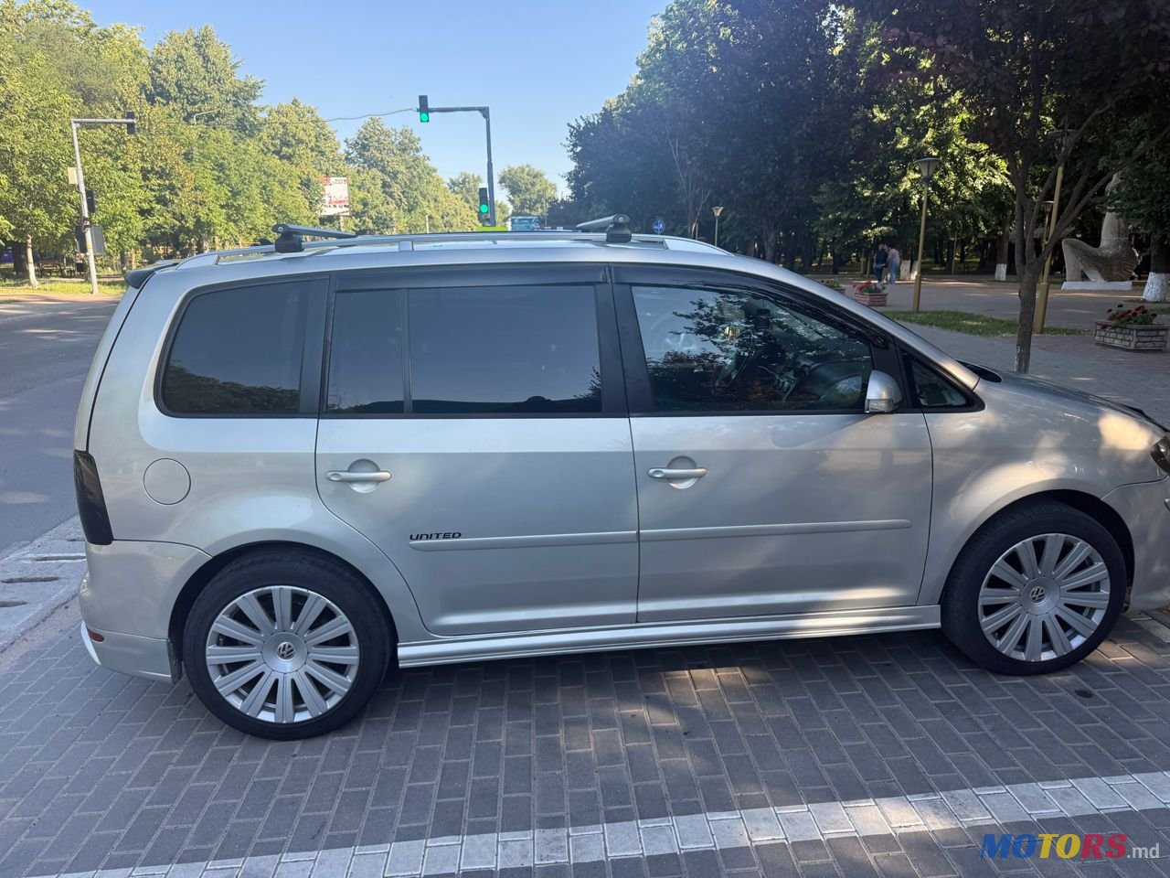 2010' Volkswagen Touran photo #3
