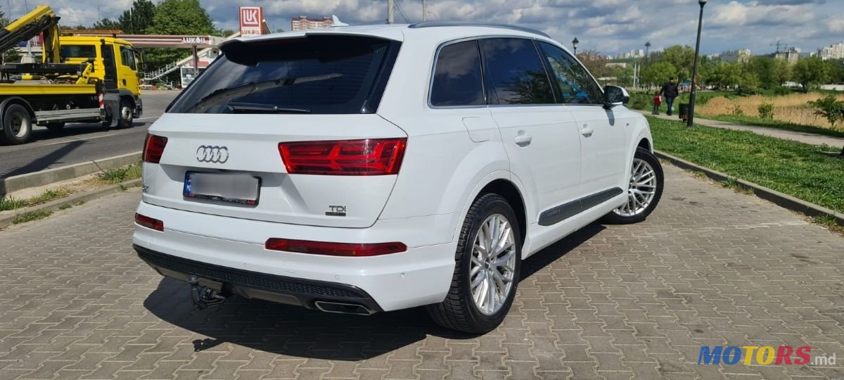 2016' Audi Q7 photo #5