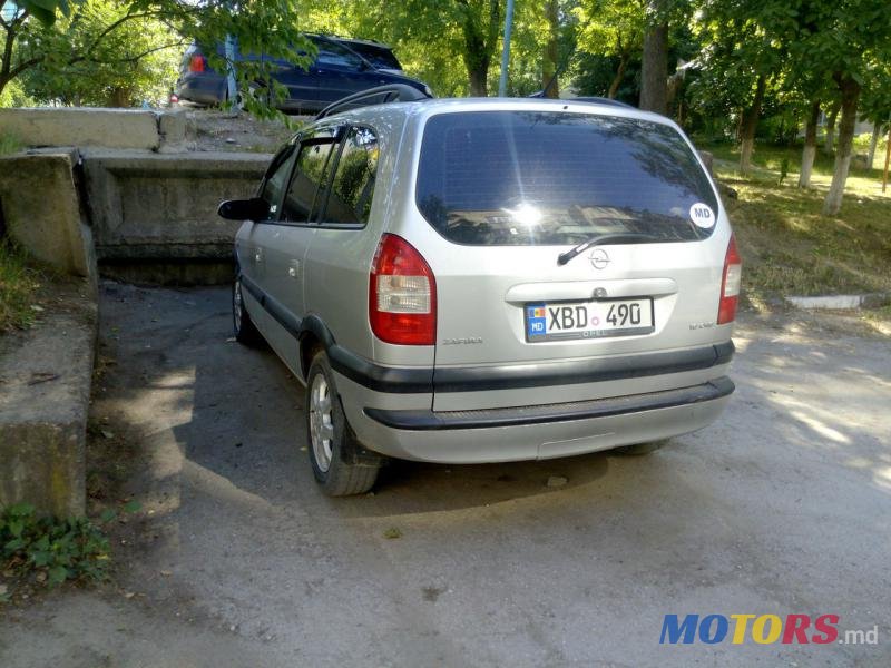 2004' Opel Zafira photo #3