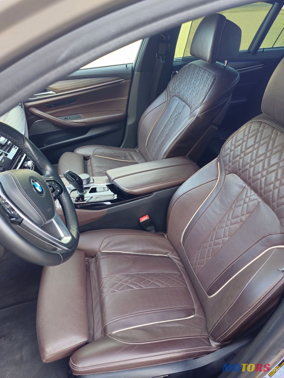 2017' BMW 5 Series photo #4