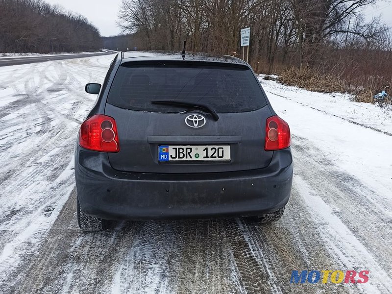 2007' Toyota Auris photo #2