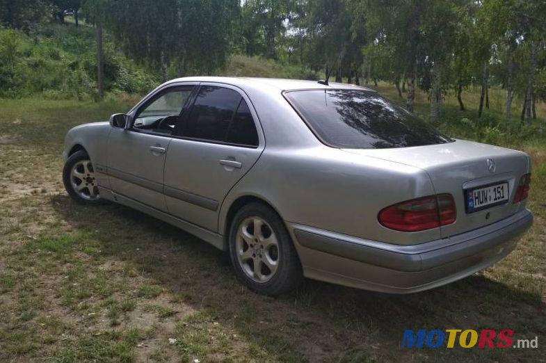2000' Mercedes-Benz E photo #1
