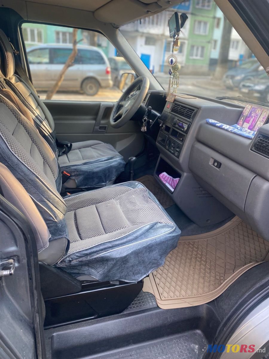 2002' Volkswagen Transporter photo #6