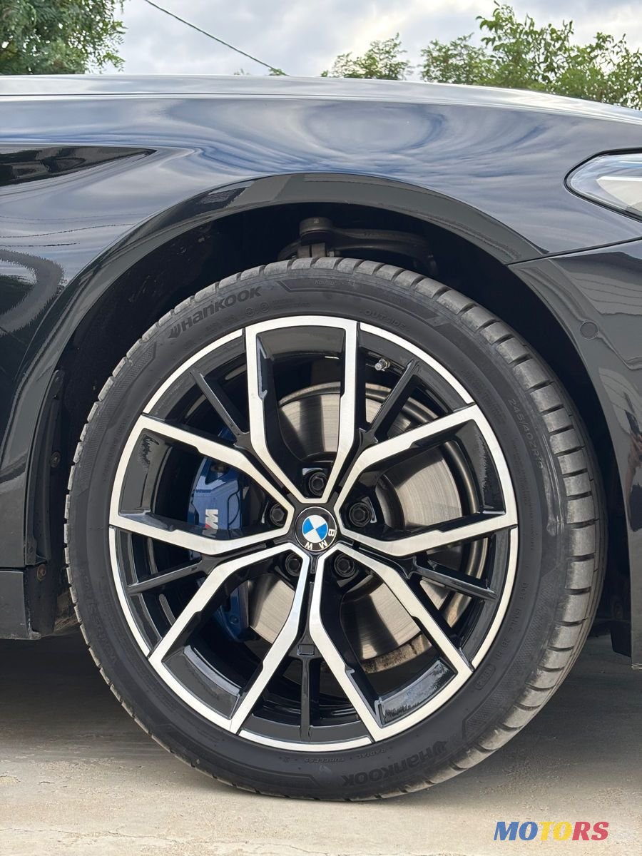 2020' BMW 5 Series photo #5