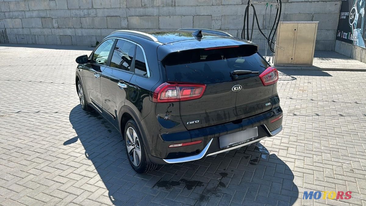 2016' Kia Niro photo #6
