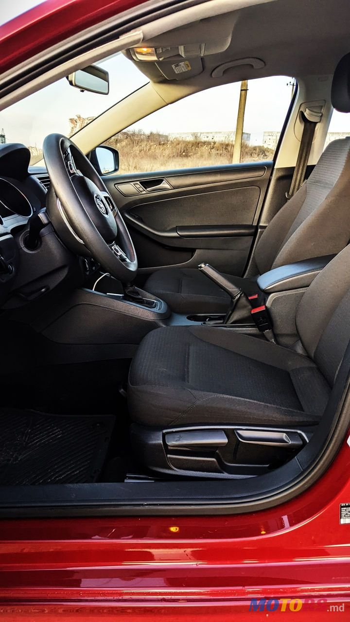 2015' Volkswagen Jetta photo #6