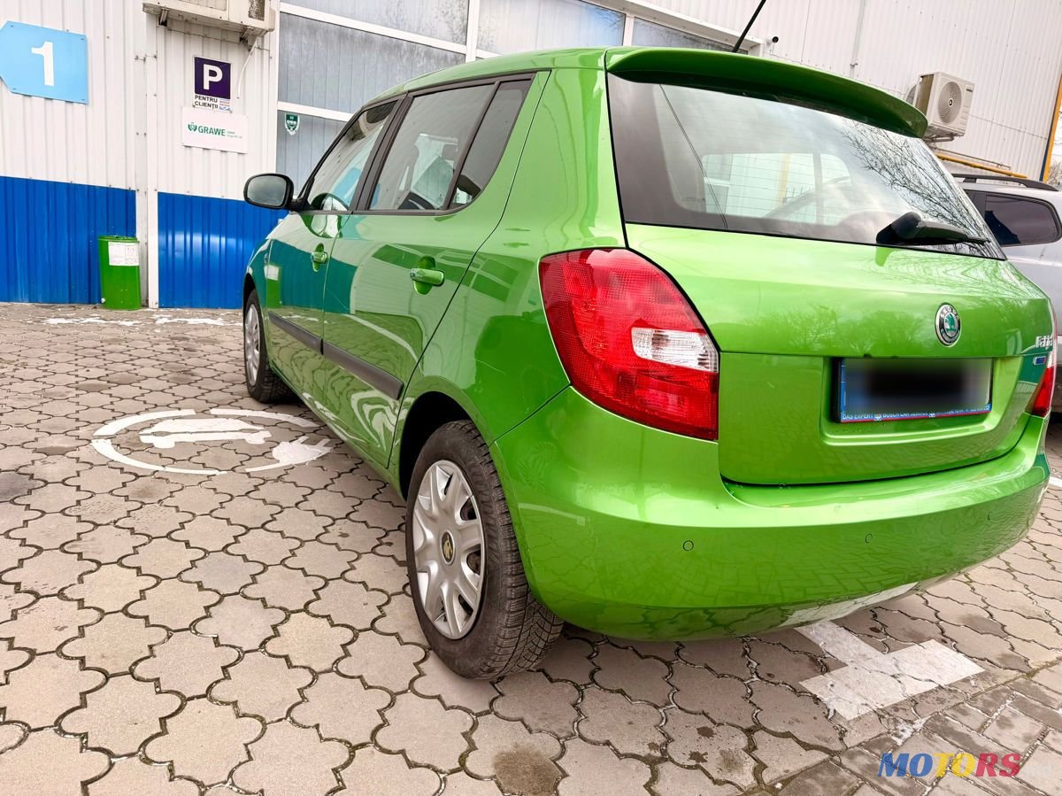 2013' Skoda Fabia photo #2