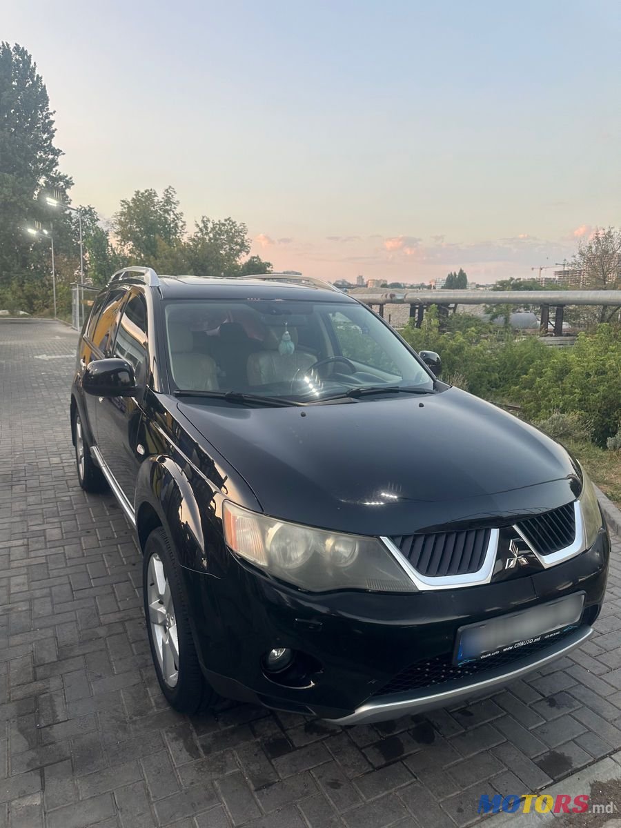 2008' Mitsubishi Outlander photo #4