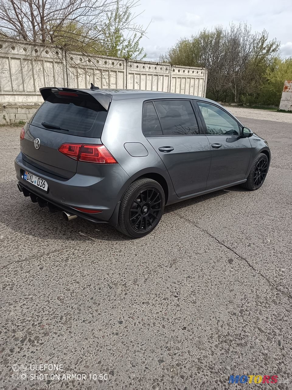 2015' Volkswagen Golf photo #2