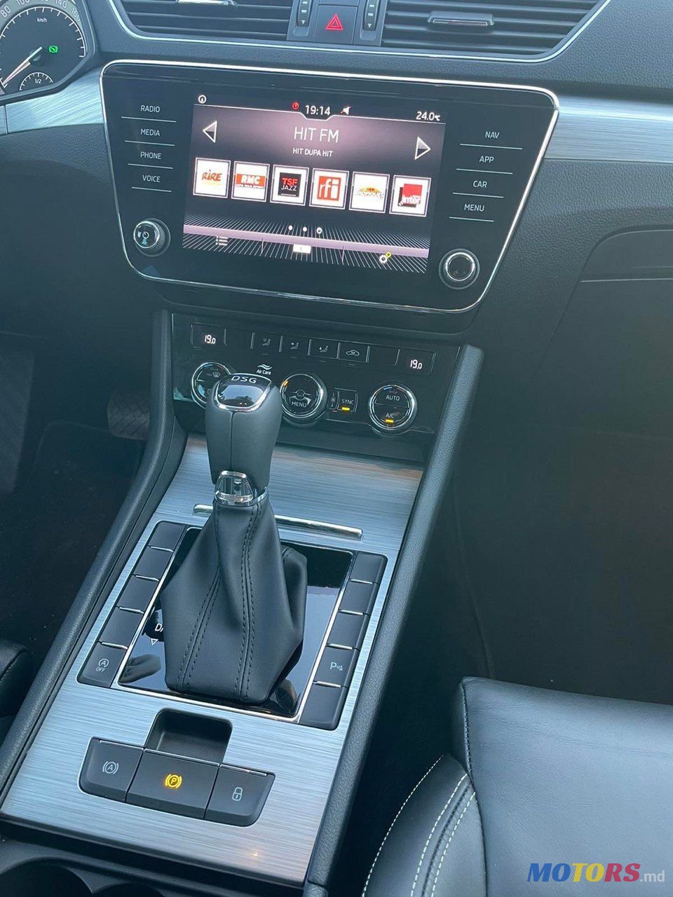 2019' Skoda Superb photo #6