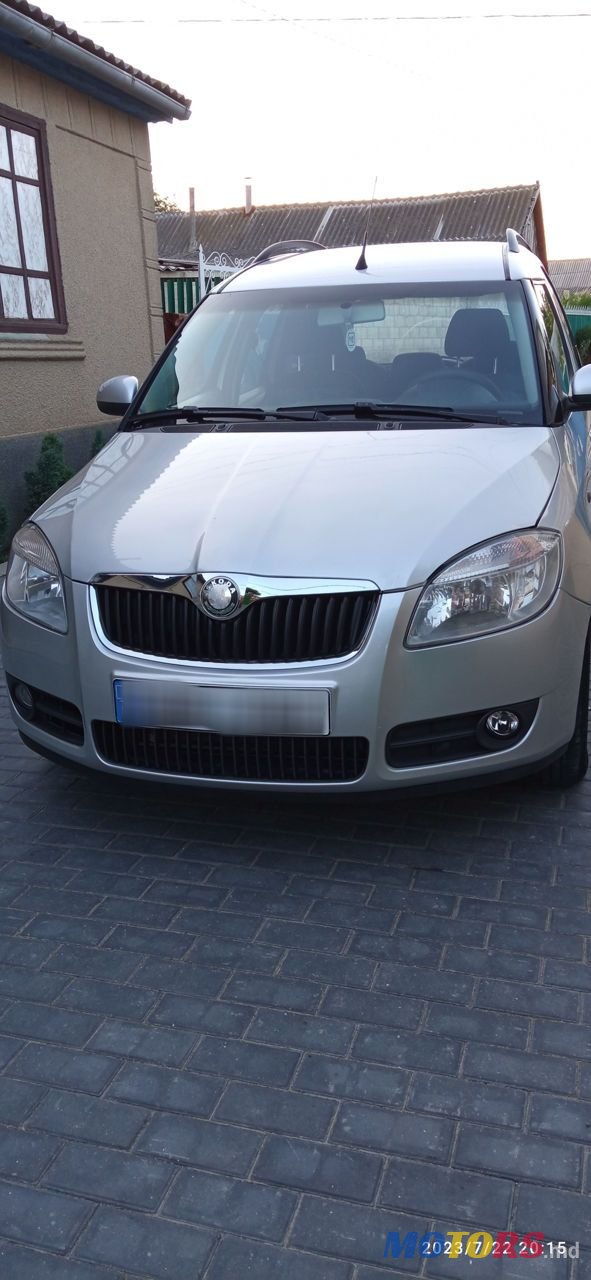 2007' Skoda Roomster photo #2