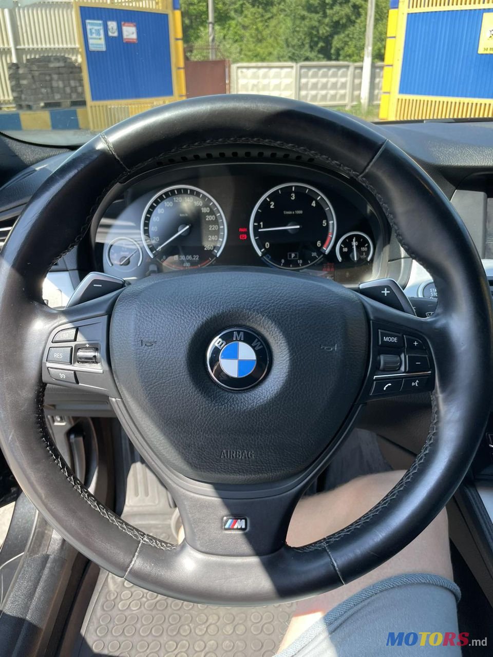 2012' BMW 5 Series photo #5