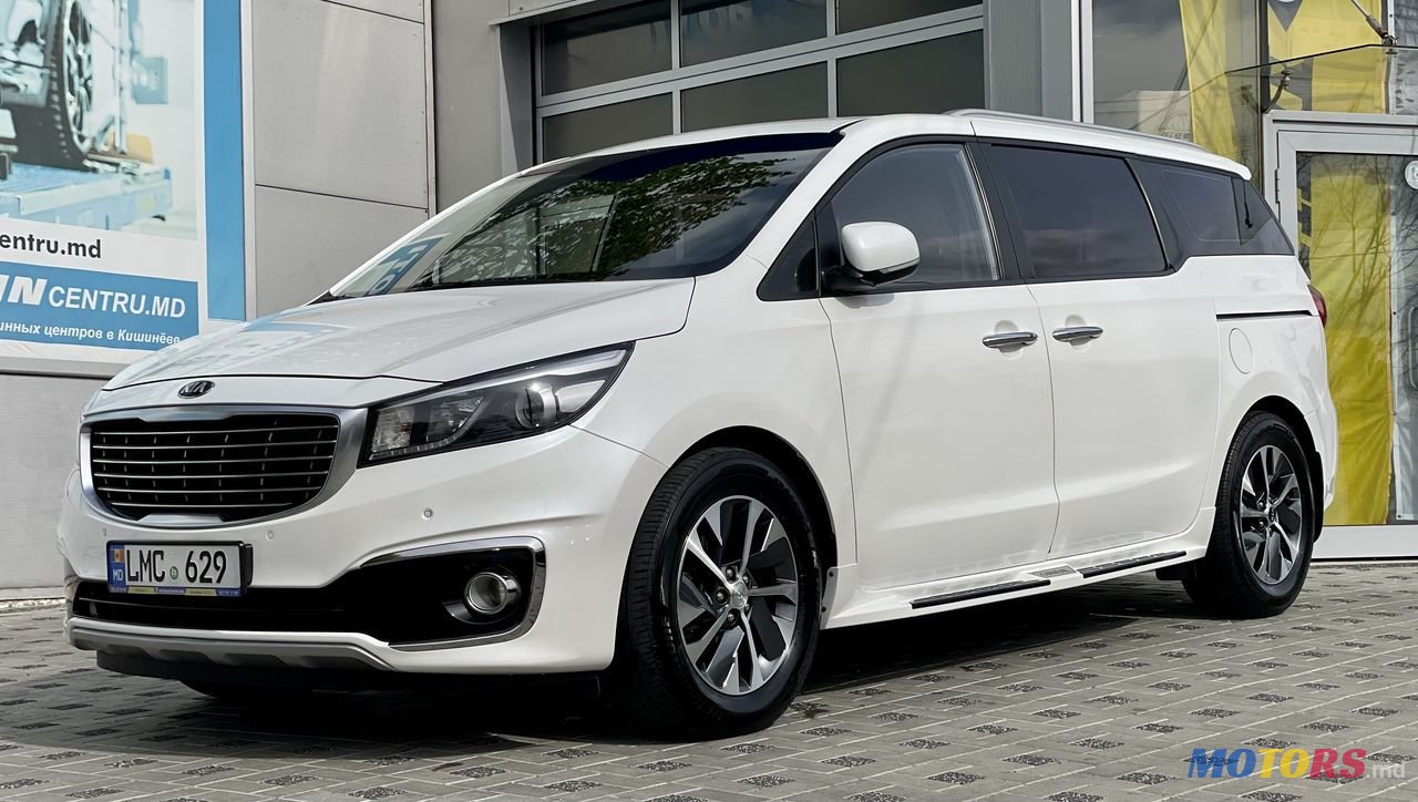 2017' Kia Carnival photo #4