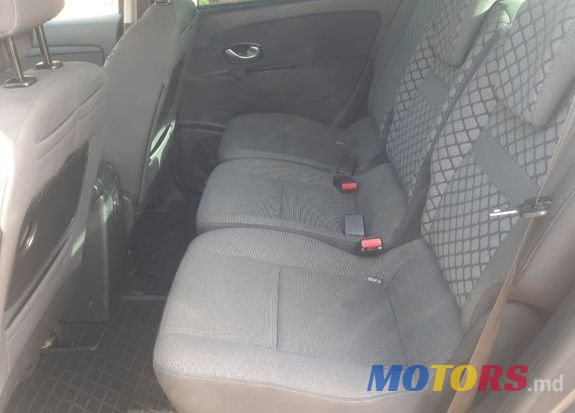 2011' Renault Scenic photo #6