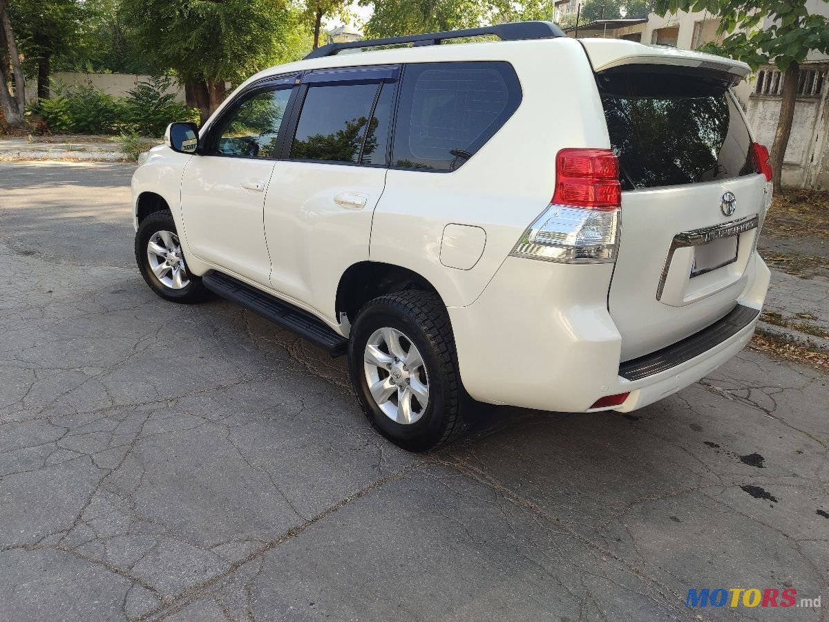 2011' Toyota Land Cruiser Prado photo #1