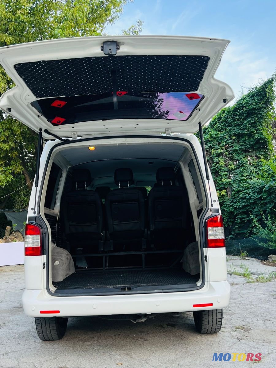 2010' Volkswagen Transporter photo #5