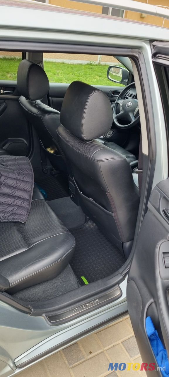 2007' Toyota Avensis photo #6