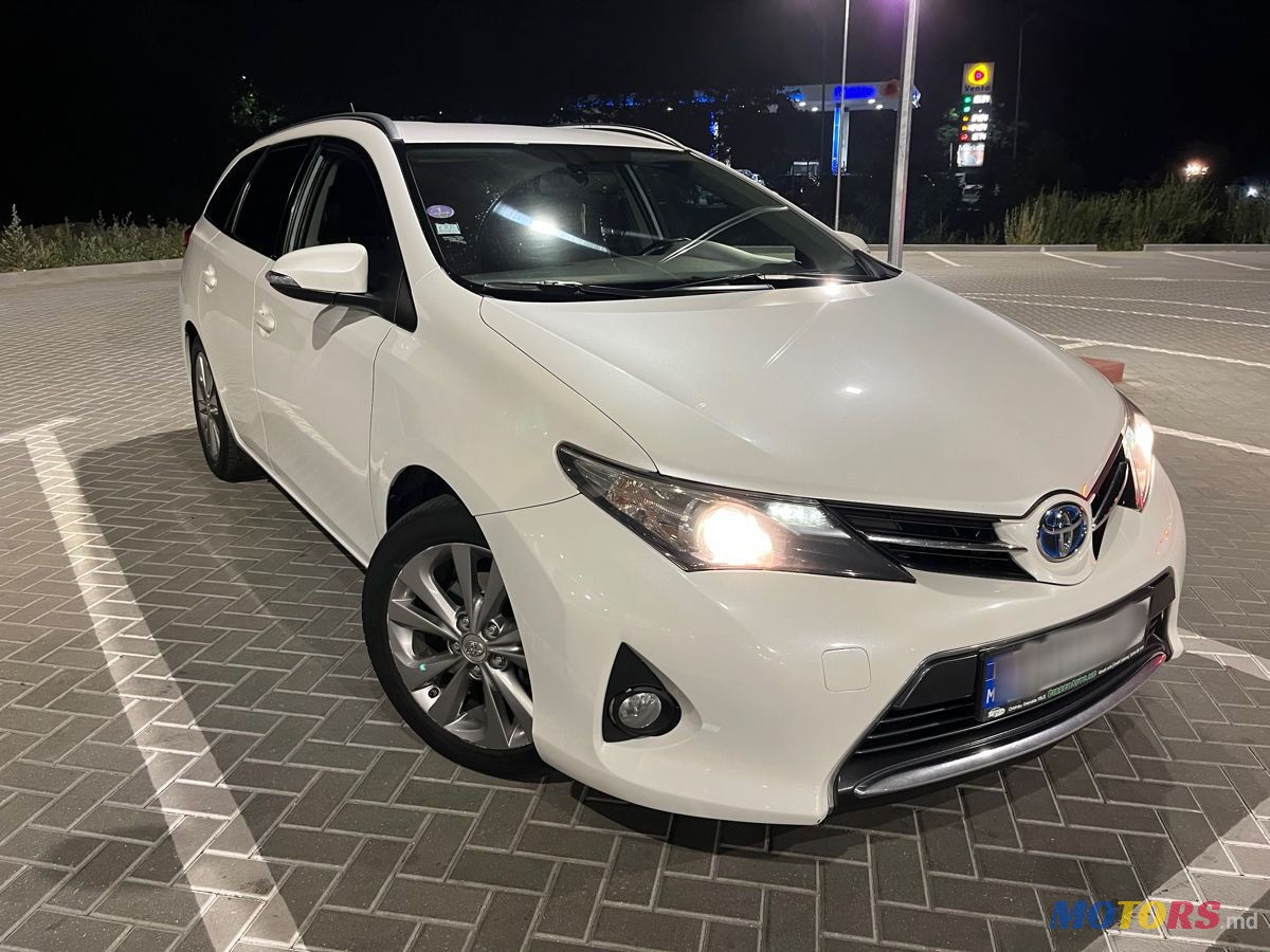 2014' Toyota Auris photo #3