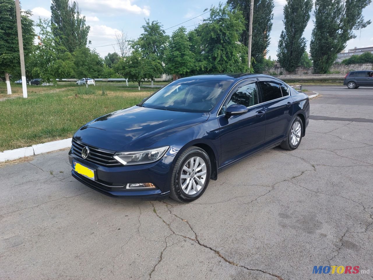 2015' Volkswagen Passat photo #2