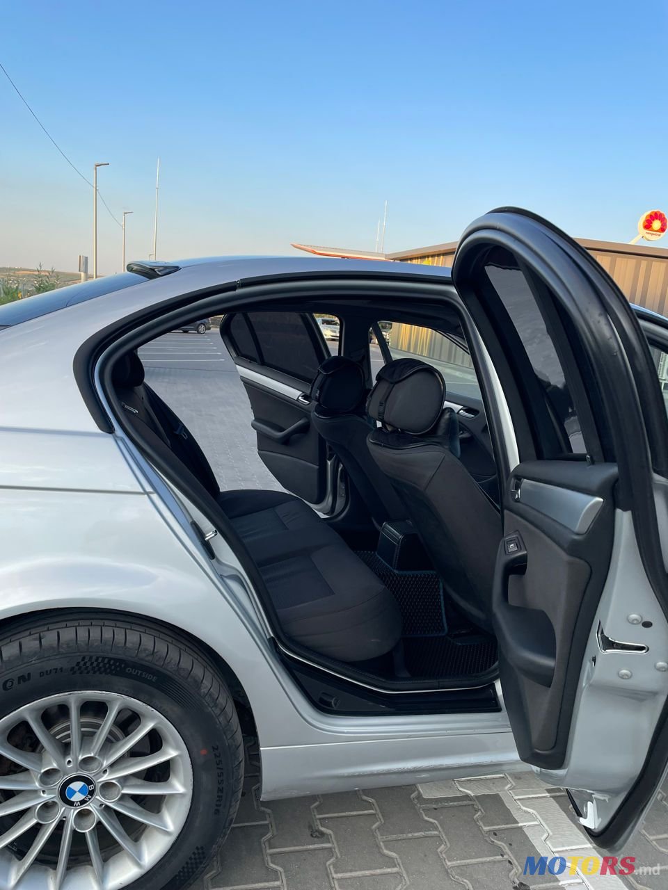 2004' BMW 3 Series photo #5