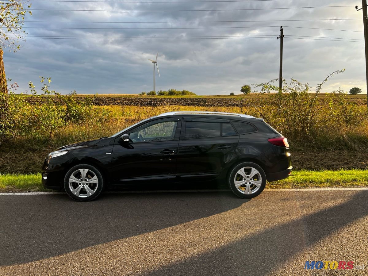 2012' Renault Megane photo #2