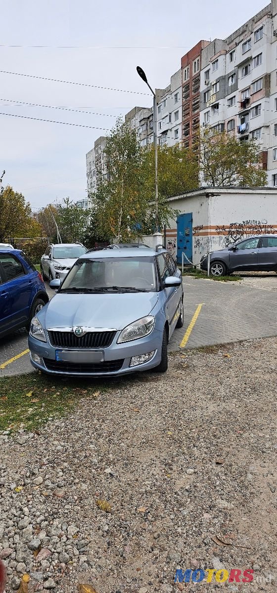 2011' Skoda Fabia photo #2