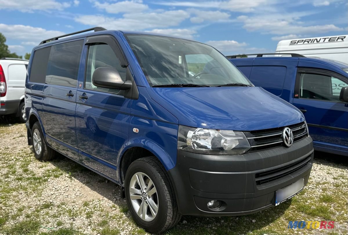2013' Volkswagen Transporter photo #2