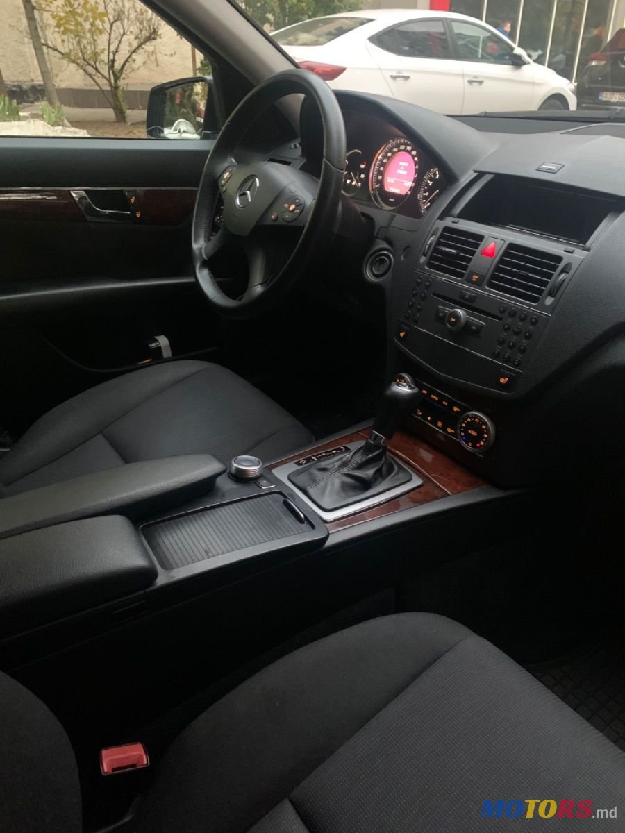 2010' Mercedes-Benz C-Class photo #5