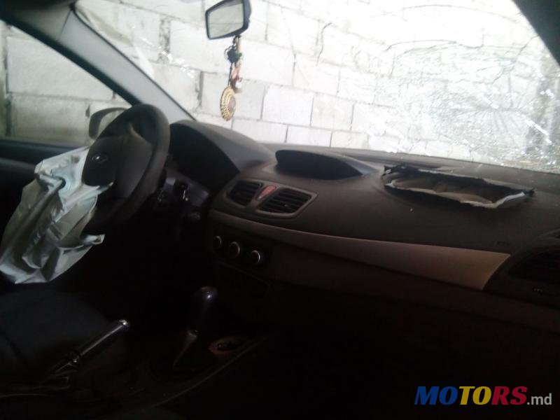 2011' Renault Fluence photo #1