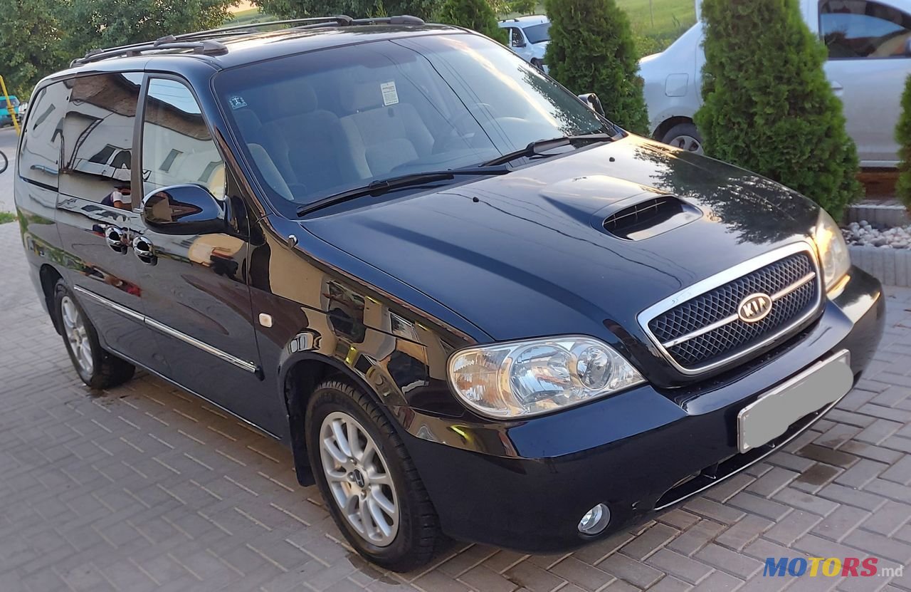 2002' Kia Carnival photo #3