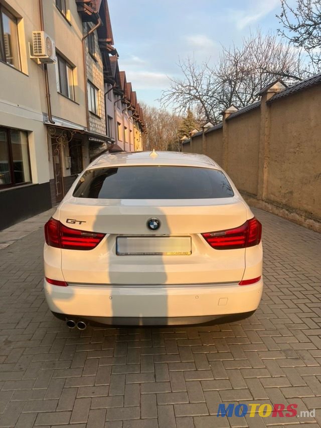 2016' BMW 5 Series GT photo #2