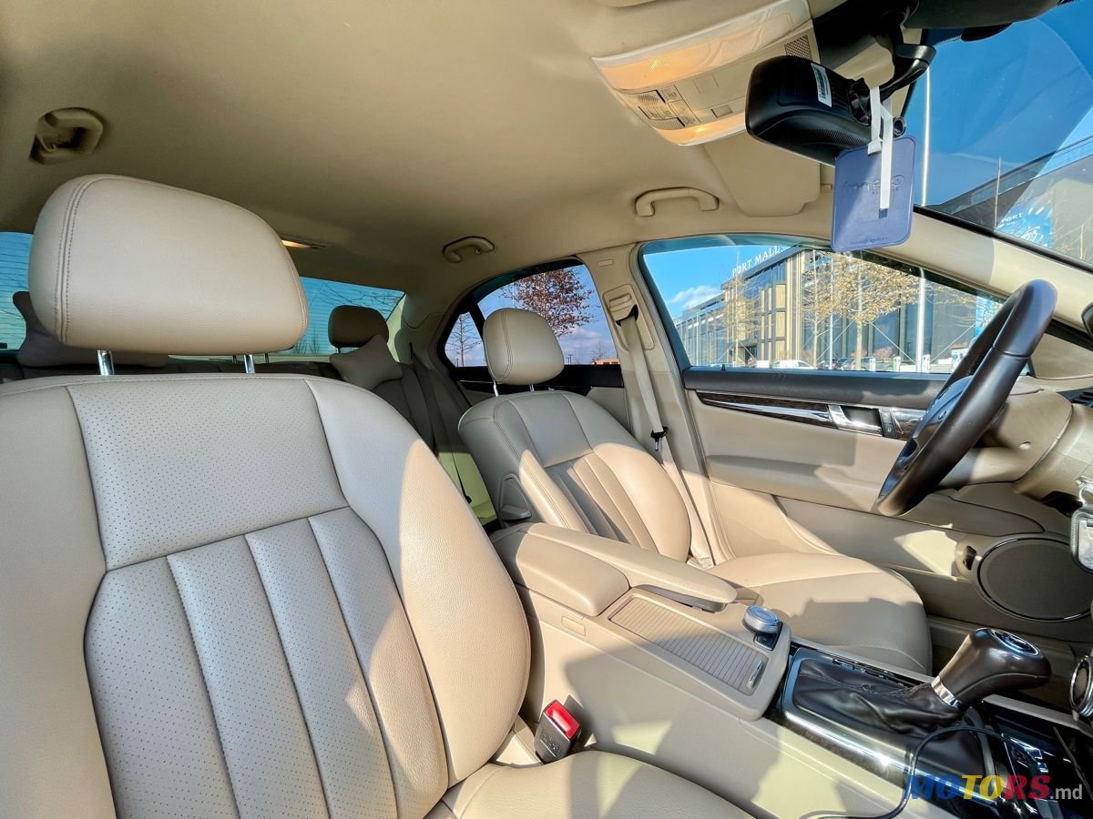 2010' Mercedes-Benz C-Class photo #6