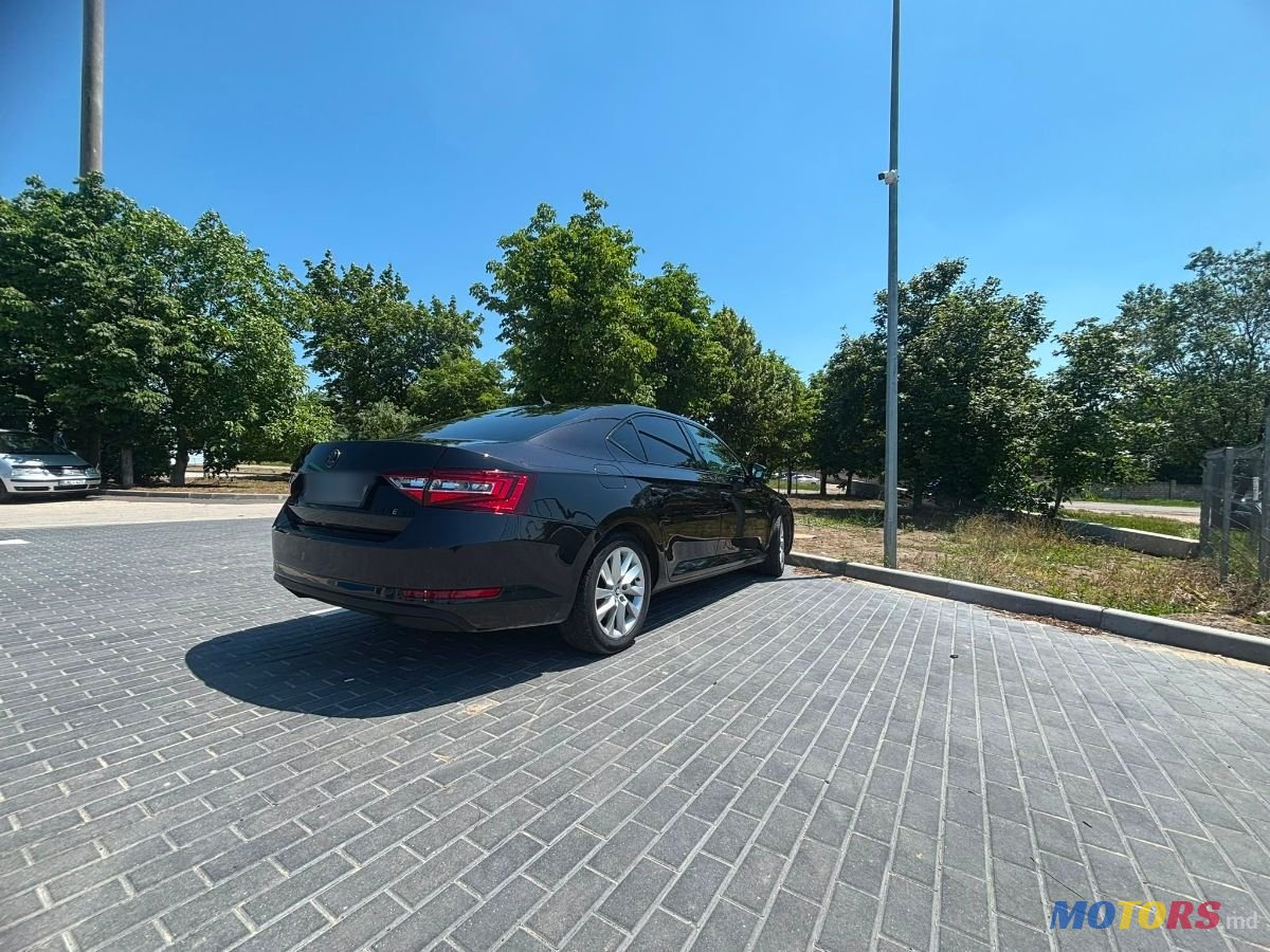2016' Skoda Superb photo #2