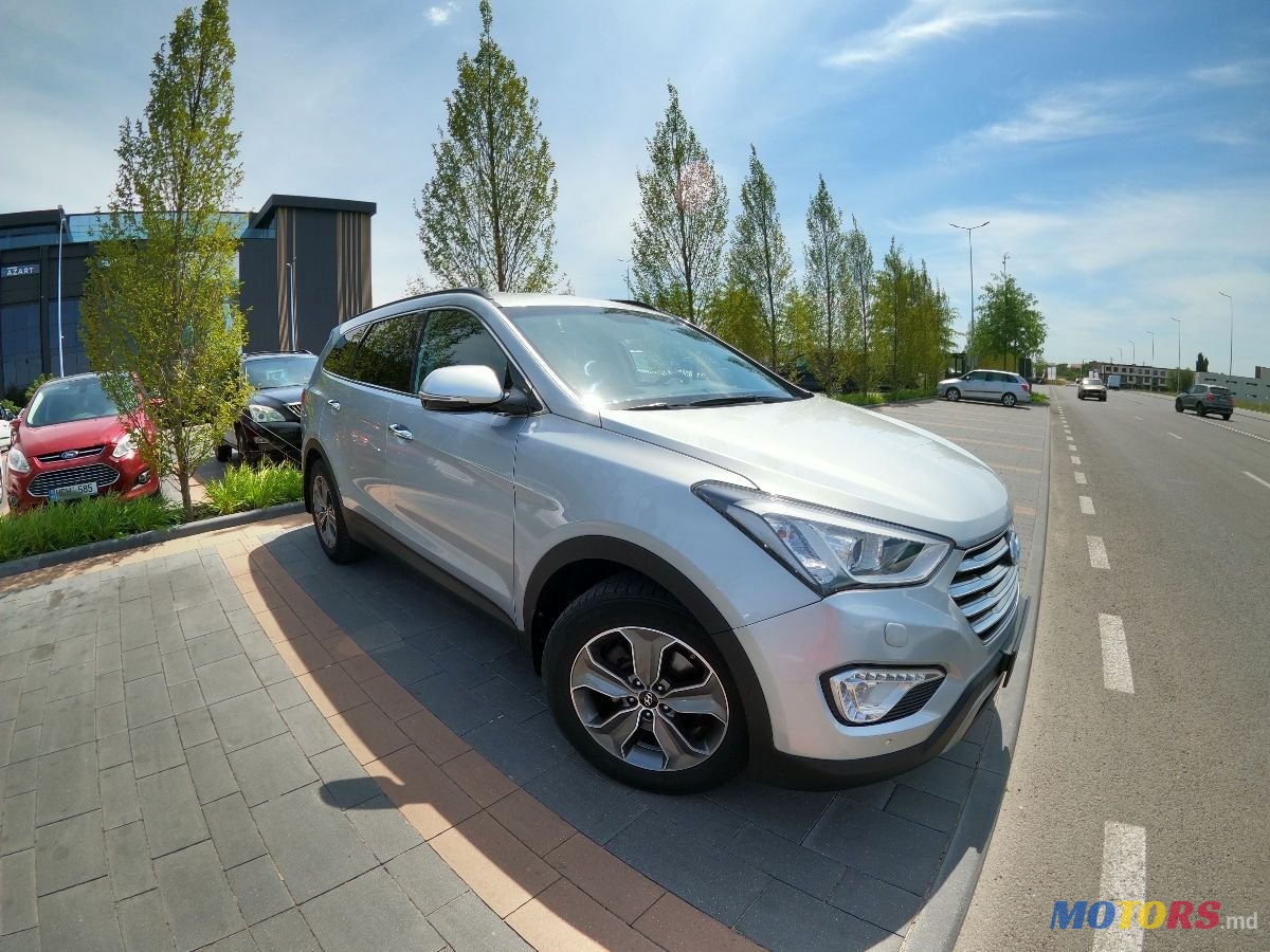 2014' Hyundai Santa Fe photo #3