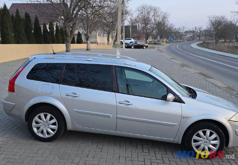 2008' Renault Megane photo #3
