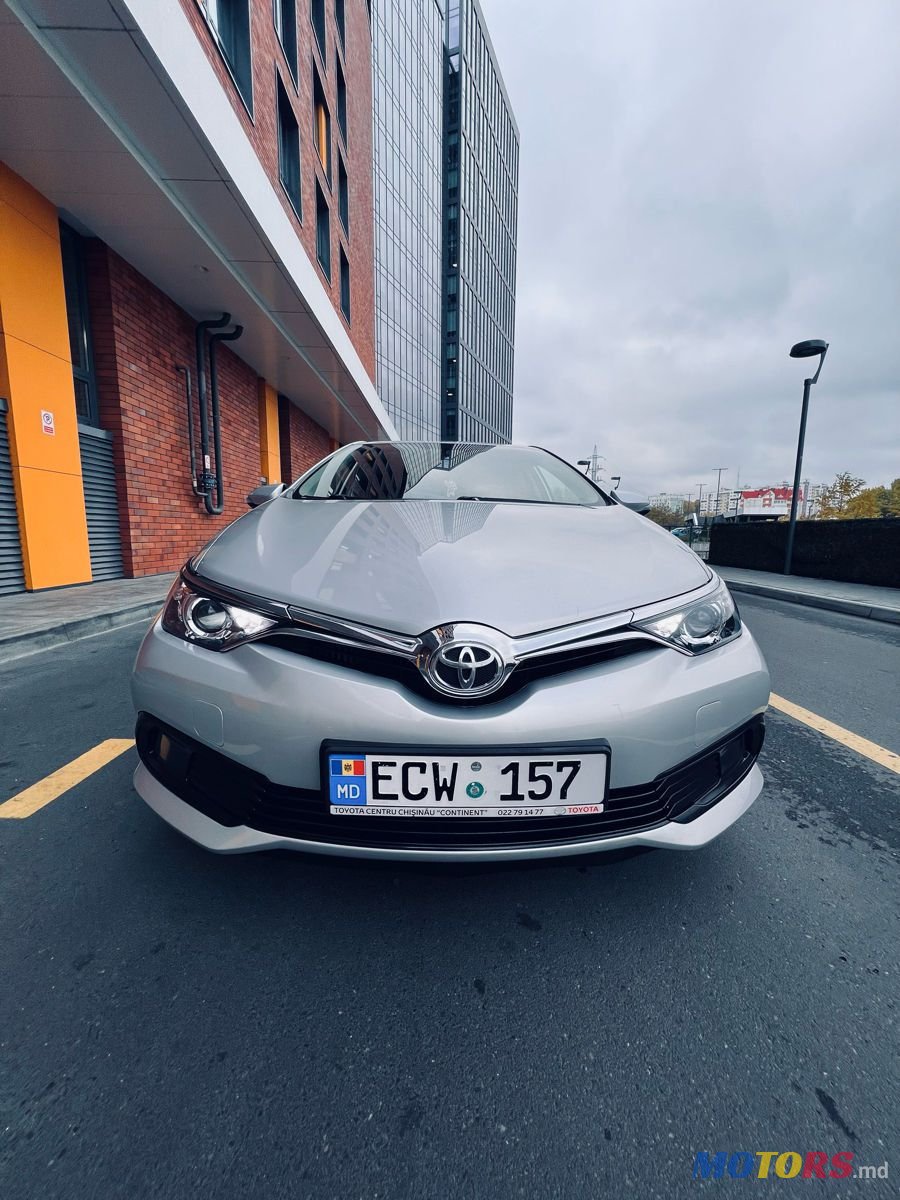 2015' Toyota Auris photo #1