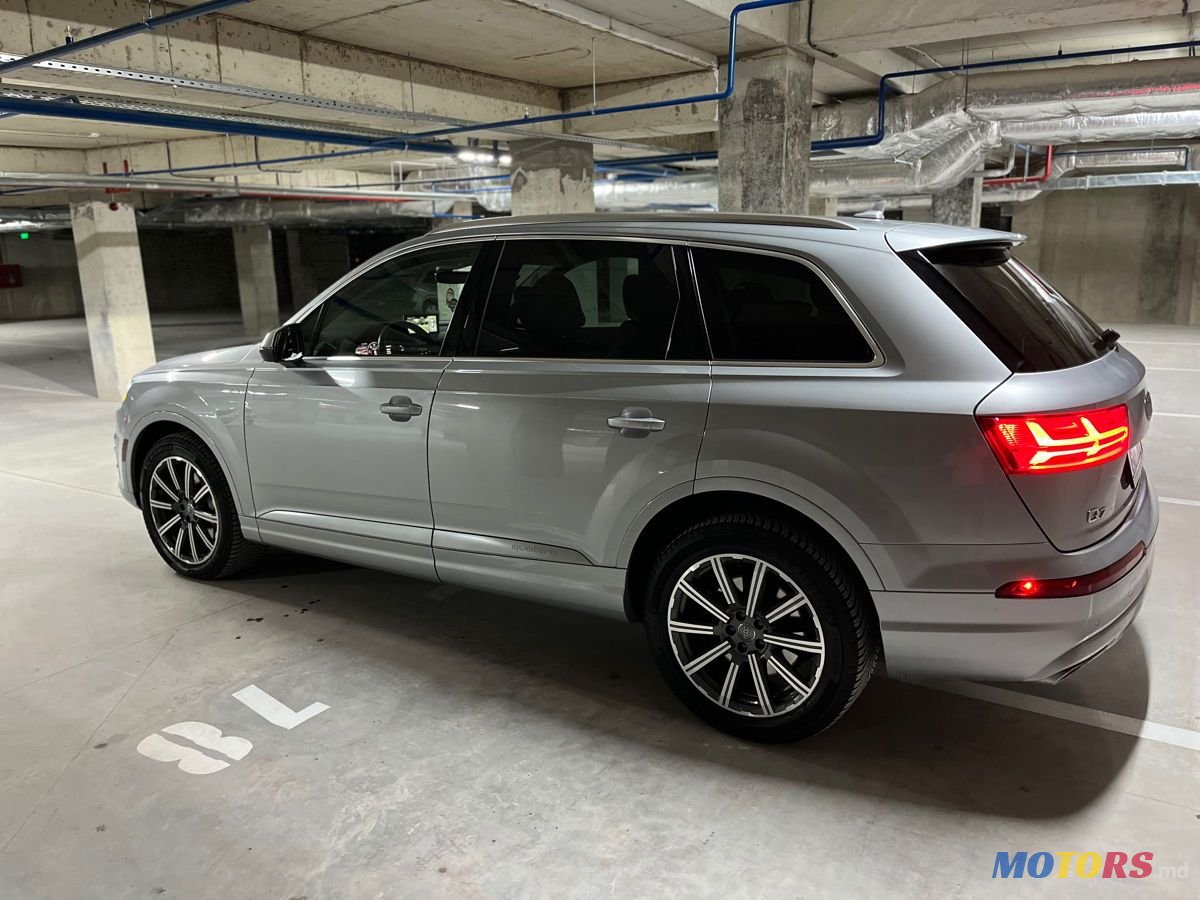 2019' Audi Q7 photo #2