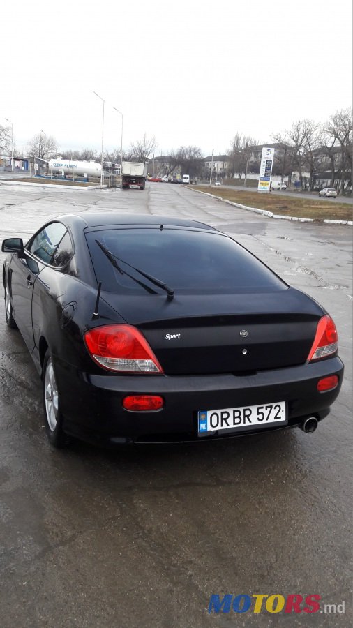 2005' Hyundai Coupe photo #2