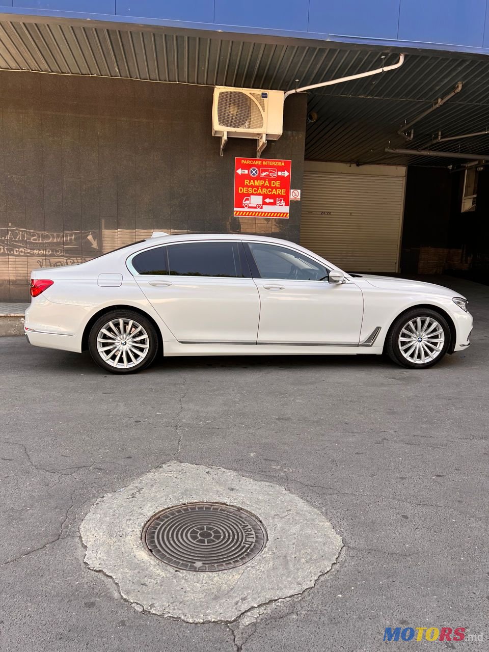 2016' BMW 7 Series photo #3