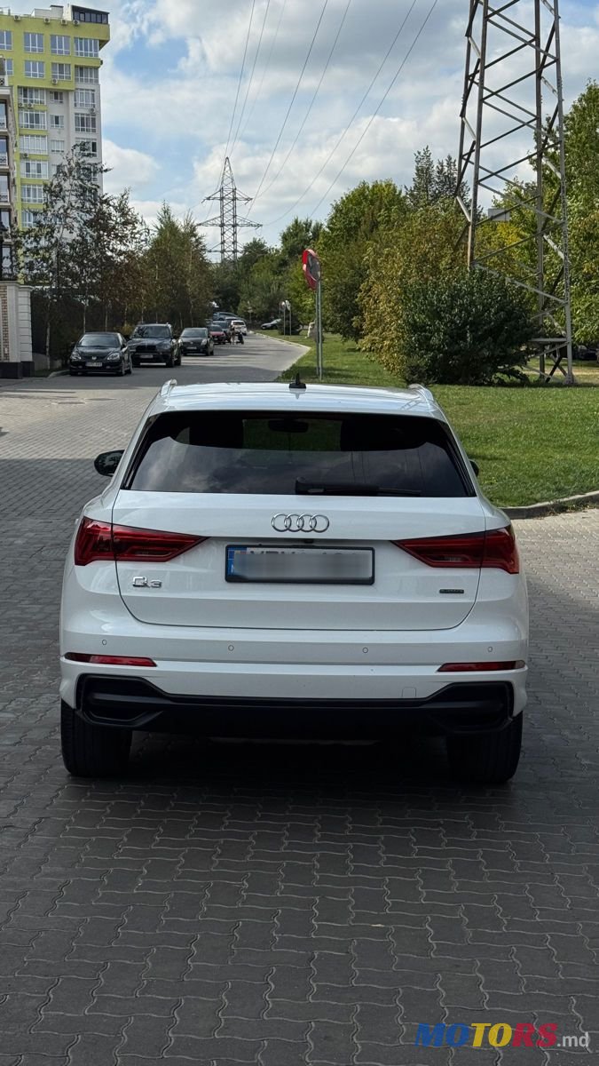 2019' Audi Q3 photo #3