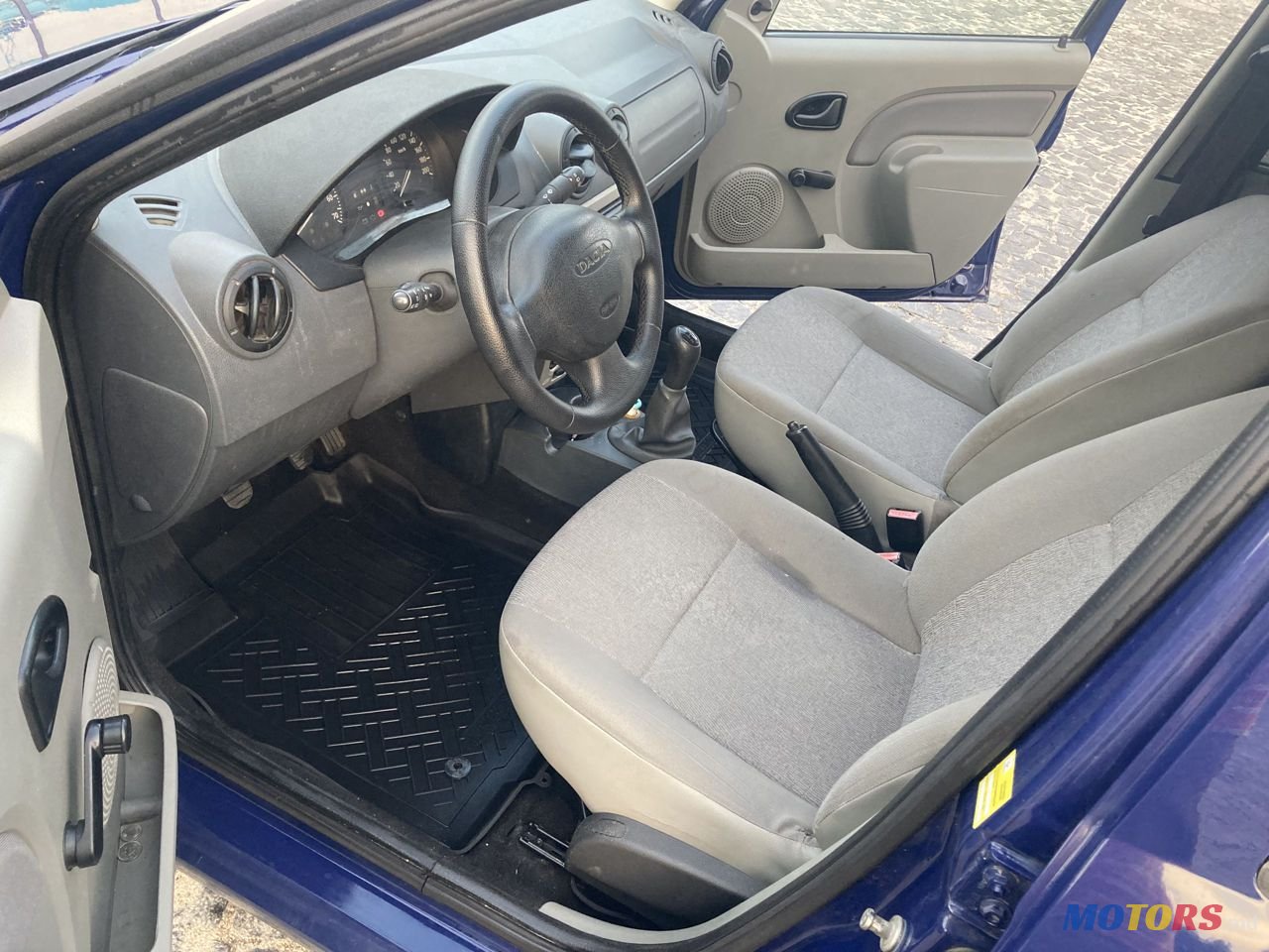 2009' Dacia Logan photo #6