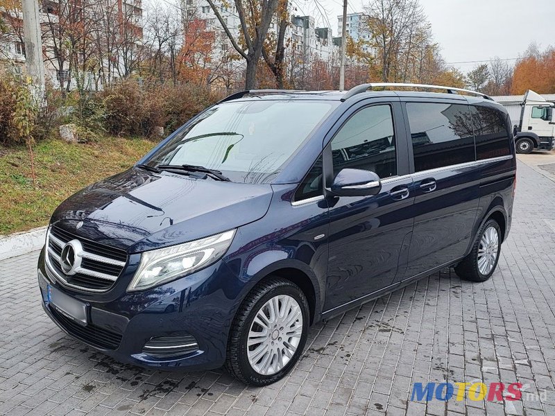 2015' Mercedes-Benz V-Class photo #2