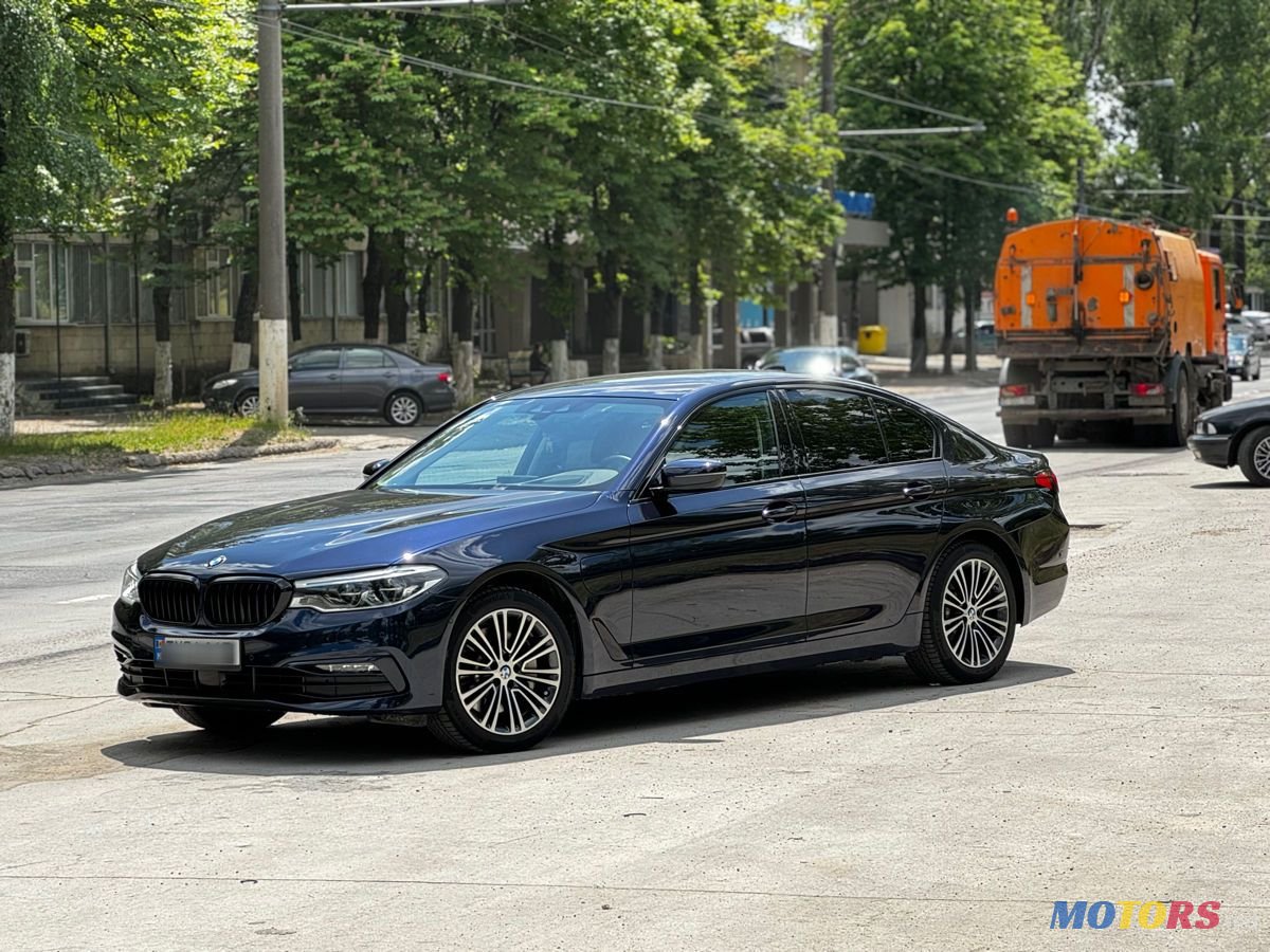 2019' BMW 5 Series photo #1