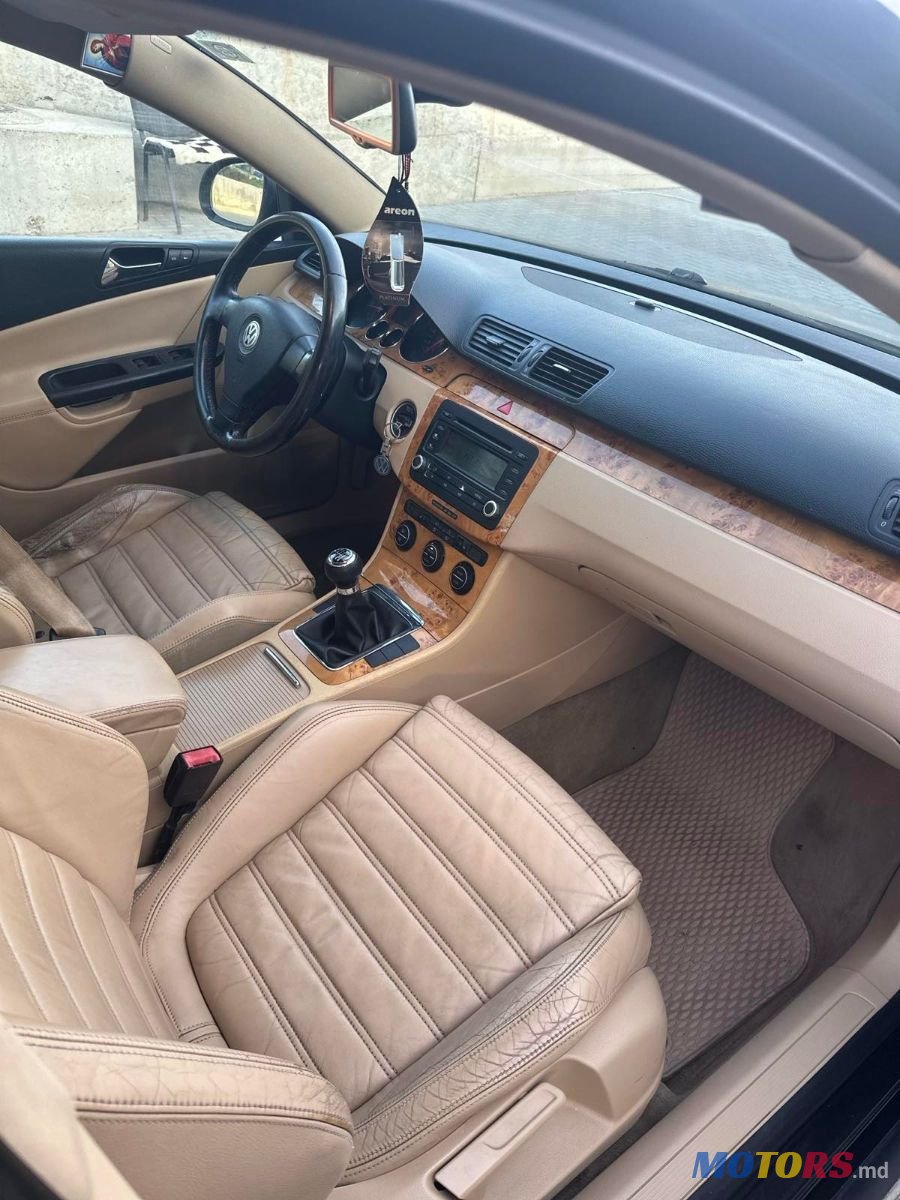 2006' Volkswagen Passat photo #6