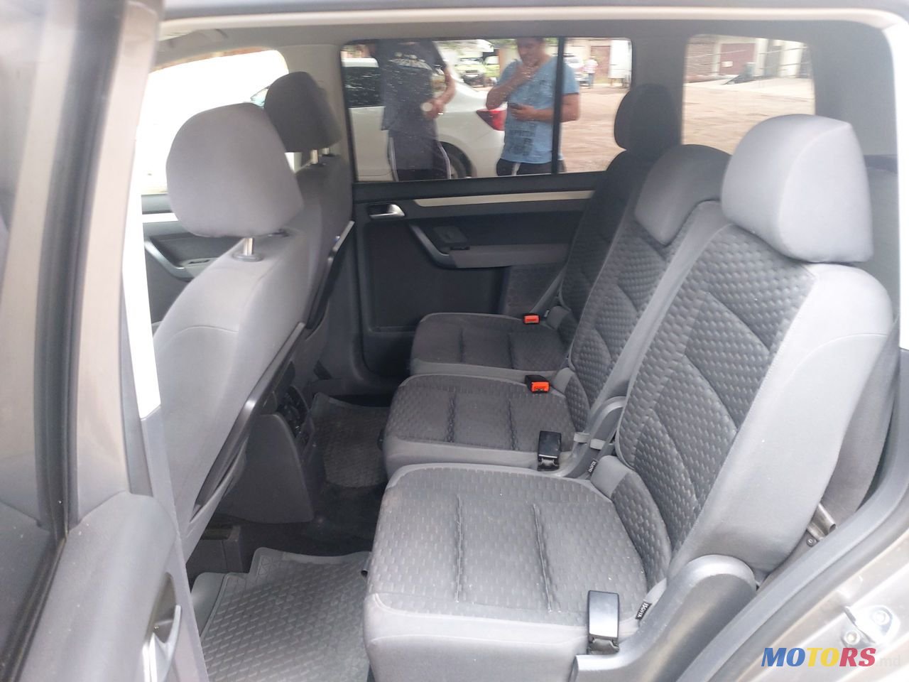 2010' Volkswagen Touran photo #6