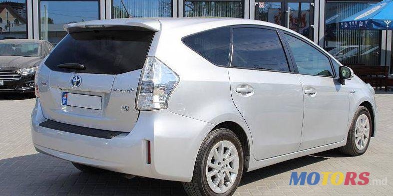 2013' Toyota Prius Plus photo #4