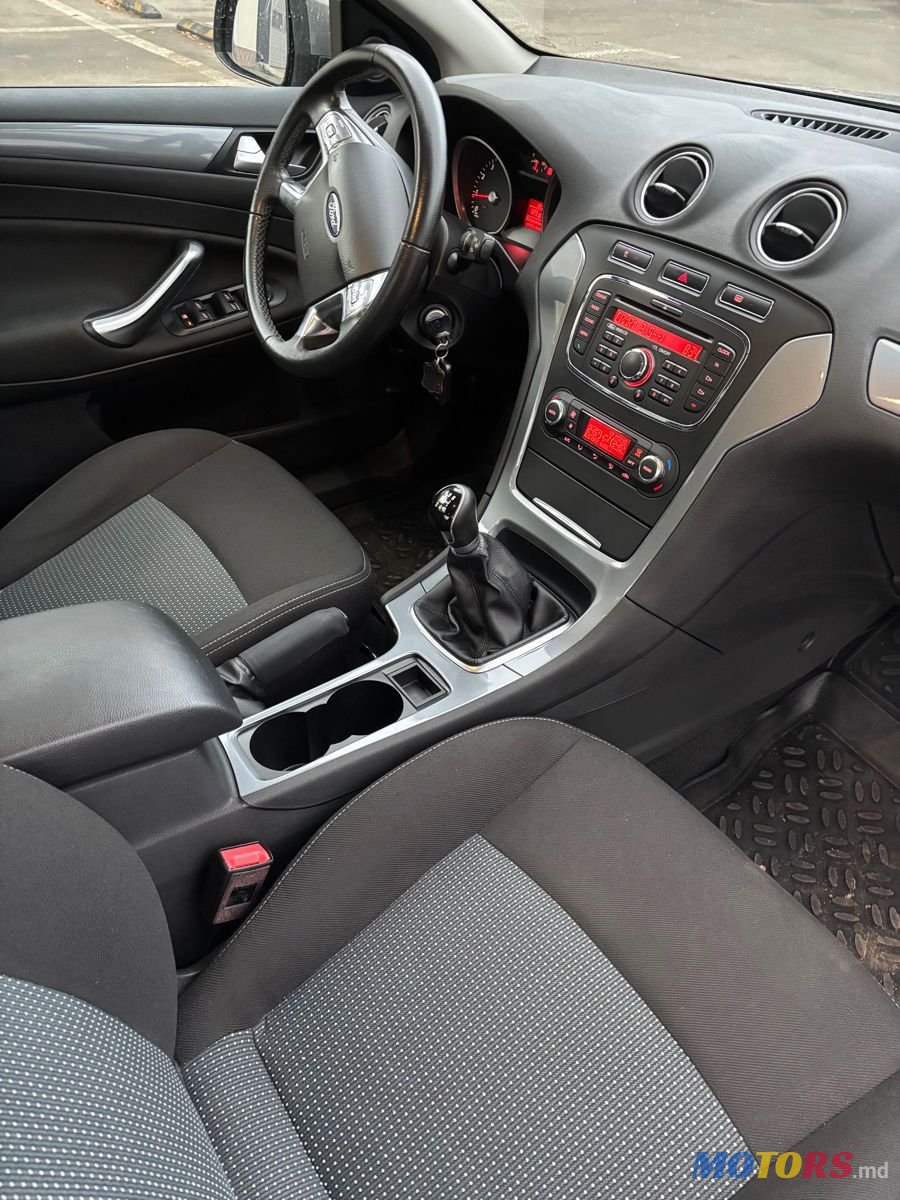 2013' Ford Mondeo photo #4